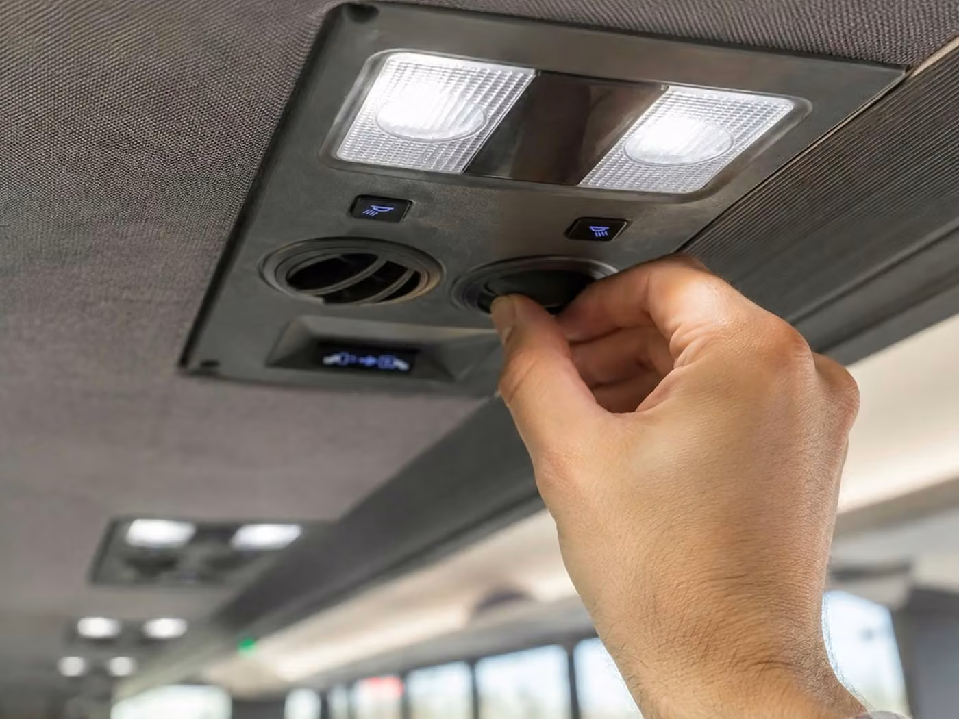 parkland 15 passenger minibus air conditioning
