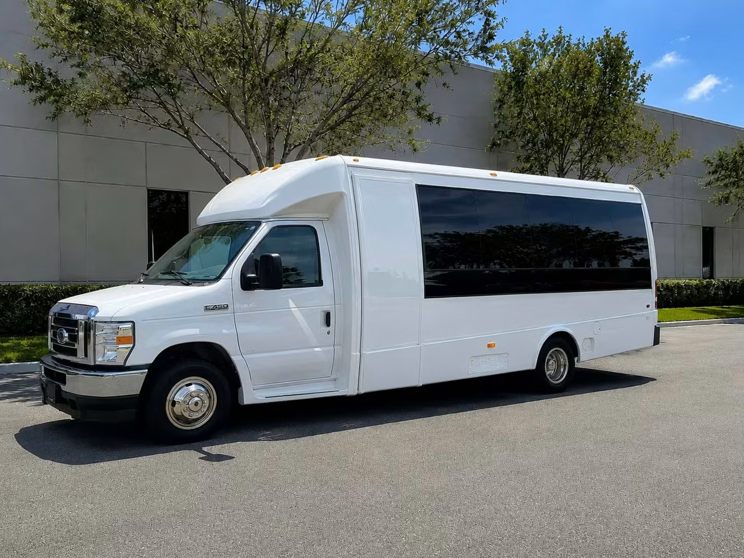 parkland 15 passenger minibus rental