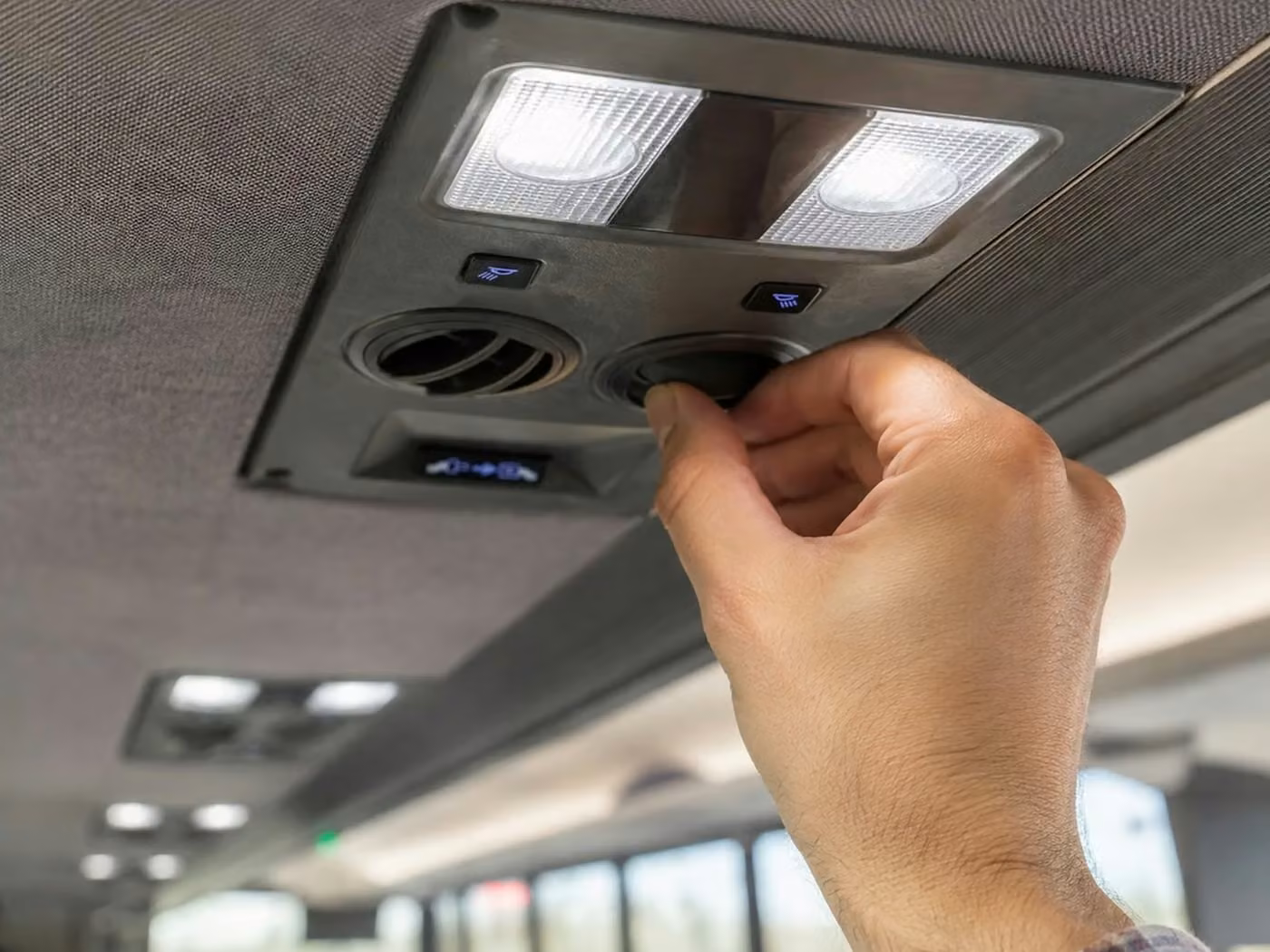 parkland 18 passenger minibus climate control