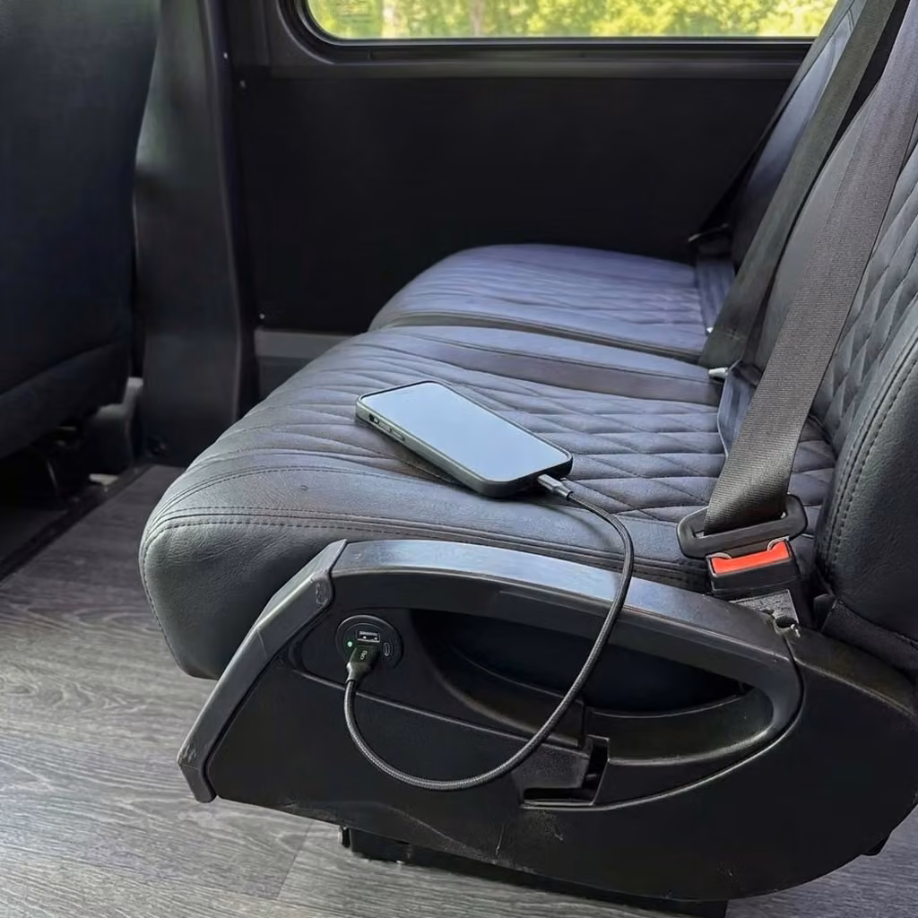 parkland 20 passenger minibus usb charging