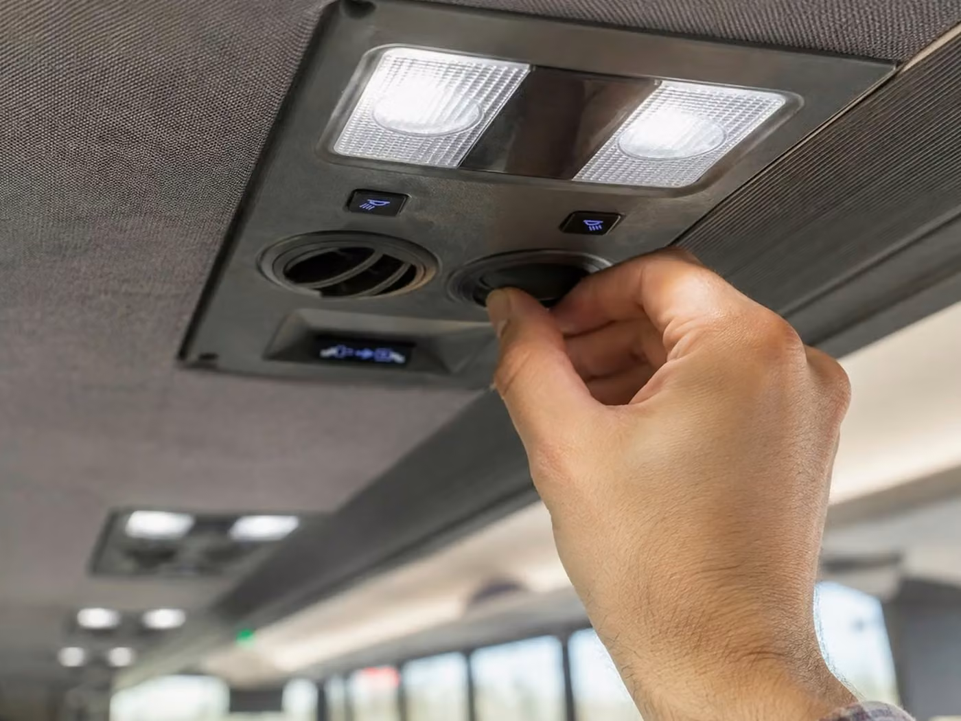 parkland 30 passenger minibus air conditioning