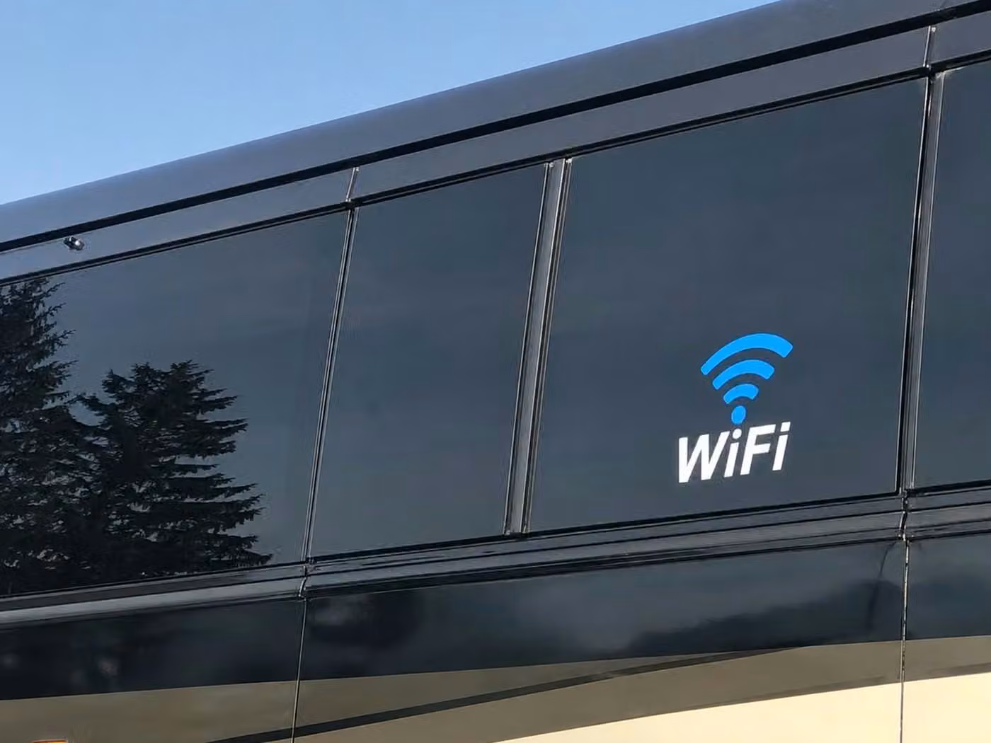parkland 30 passenger minibus wifi