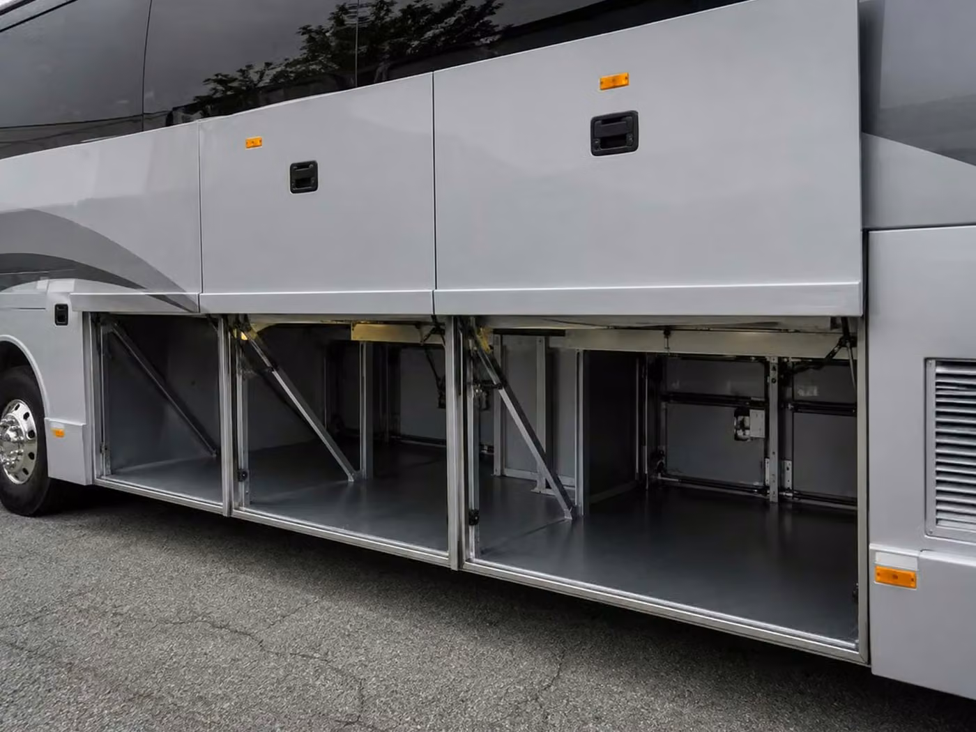 parkland 56 passenger charter bus luggage bays